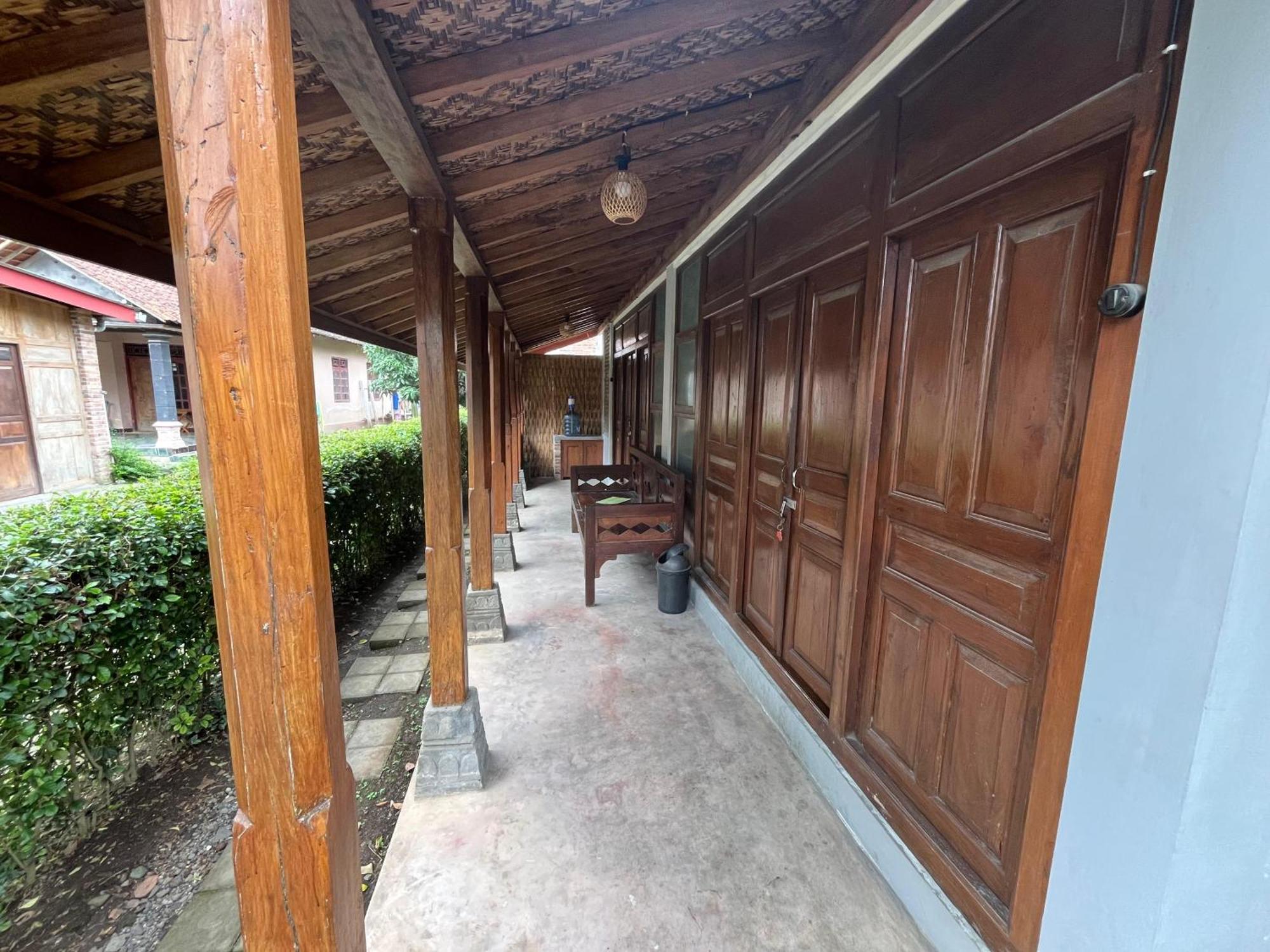 Saka Homestay Boutique & Cafe Magelang Εξωτερικό φωτογραφία